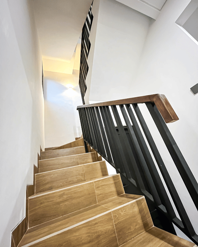 Tangga menuju lantai 2